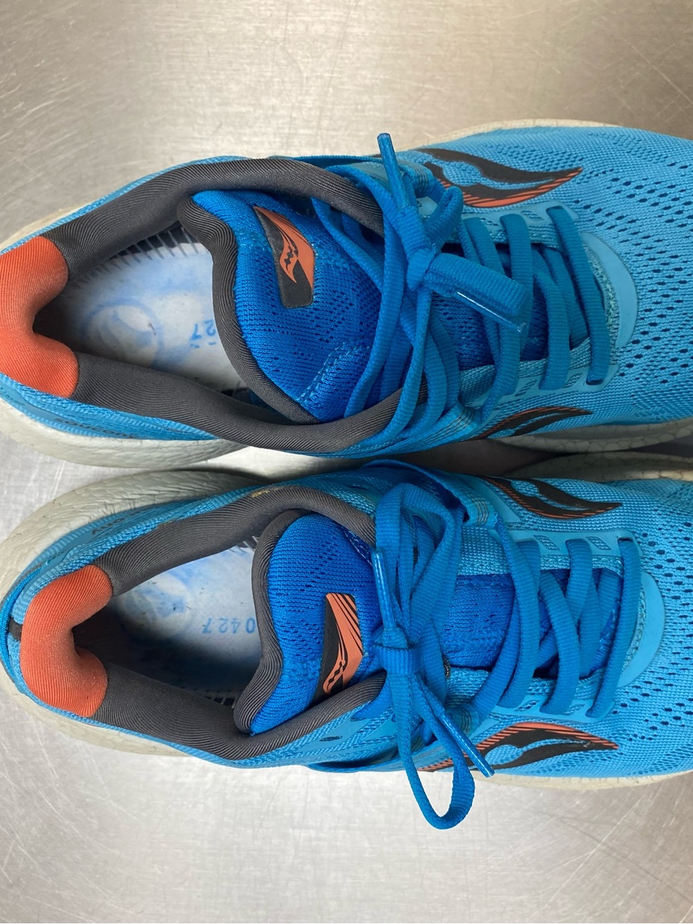 Saucony Triumph 20 Women's Athletic Running Shoes in Blue w/Coral Accents Size 8 - Picture 2 of 5
